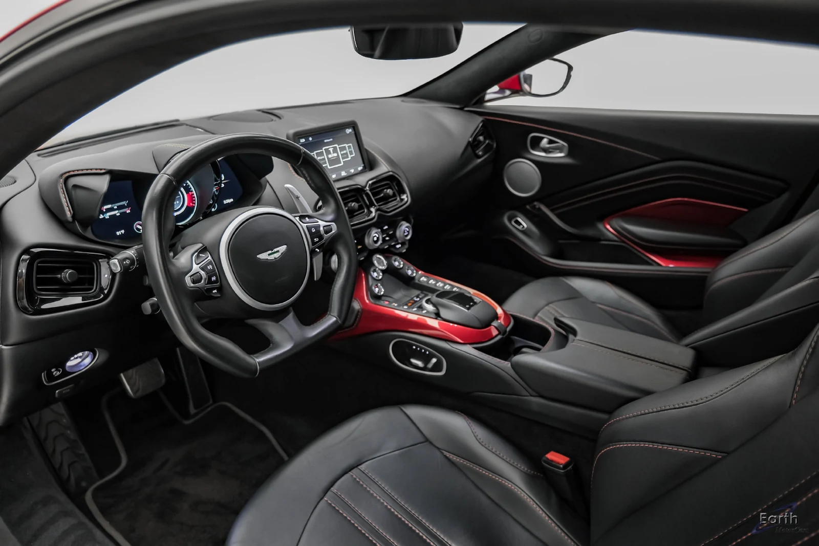 2019 Aston Martin Vantage Coupé (2018), 2/28