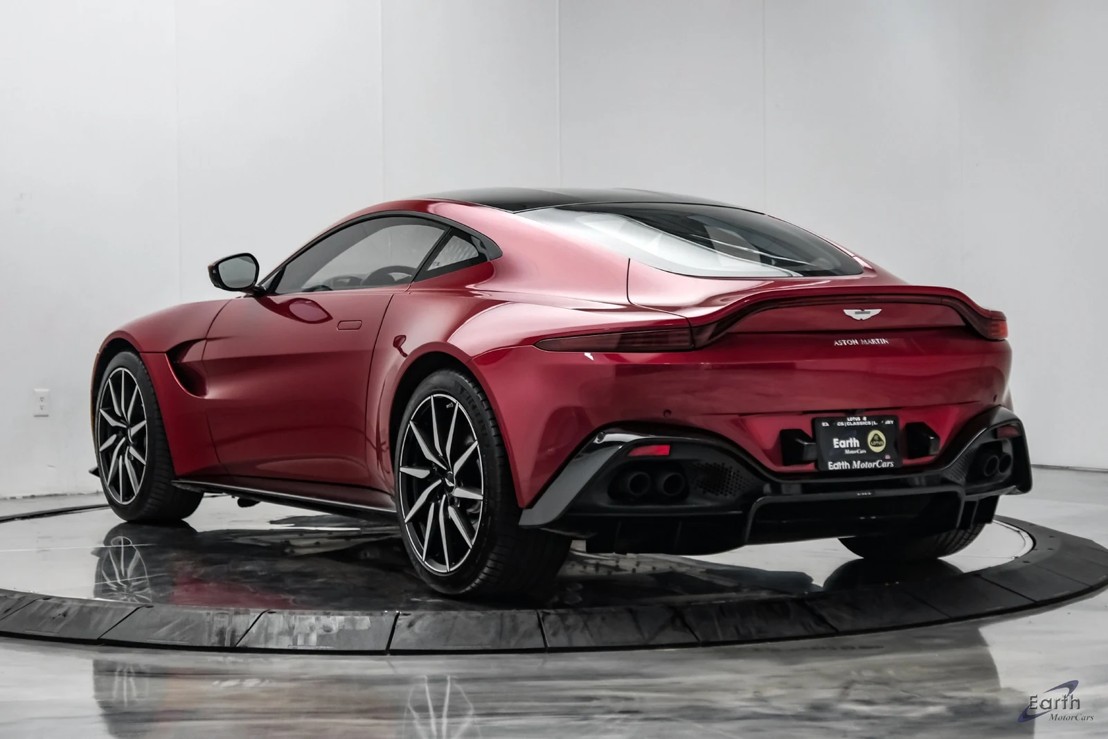 2019 Aston Martin Vantage Coupé (2018), 11/28