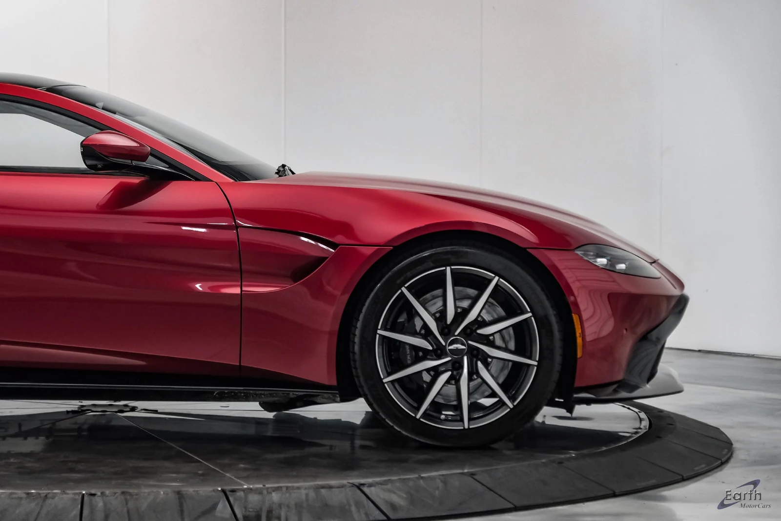 2019 Aston Martin Vantage Coupé (2018), 25/28