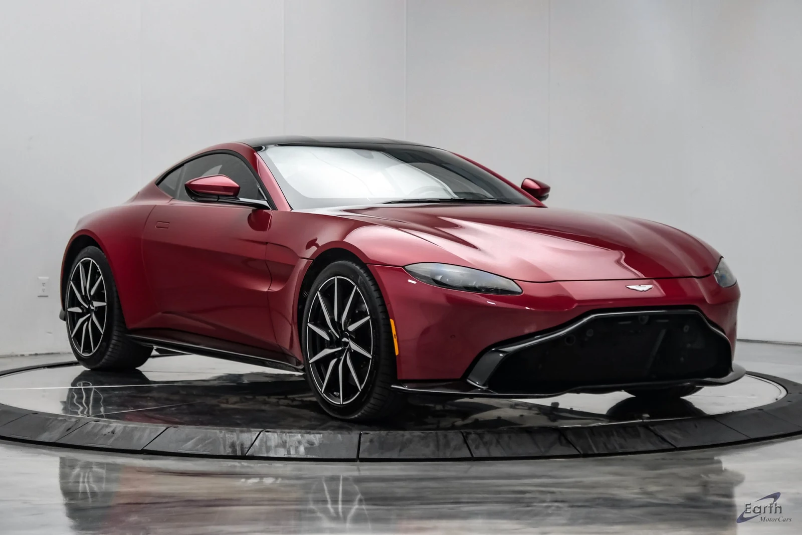 2019 Aston Martin Vantage Coupé (2018), 26/28