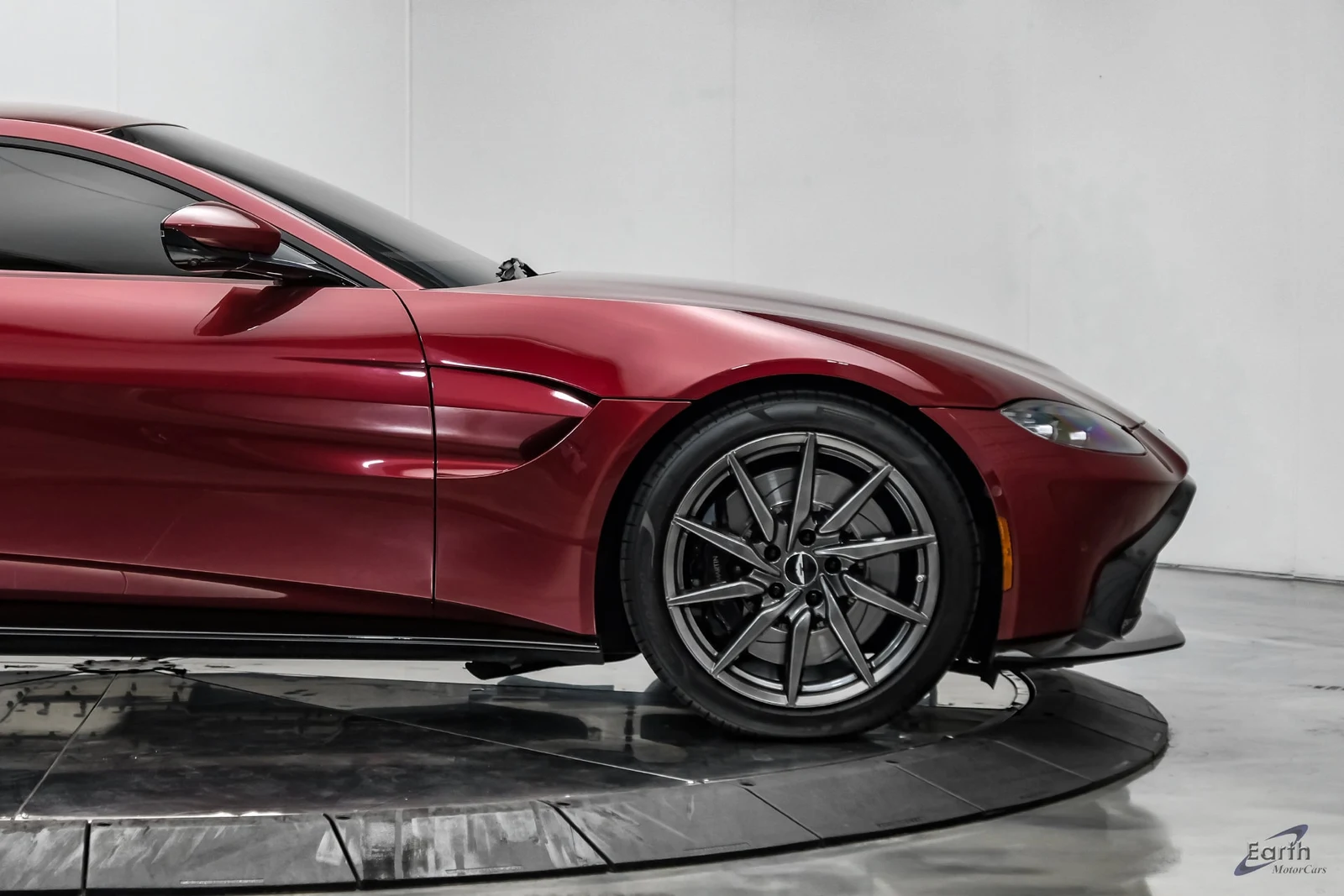 2020 Aston Martin Vantage Coupé (2018), 24/27