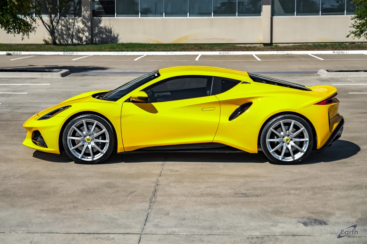 2025 Lotus Emira V6, 8/29