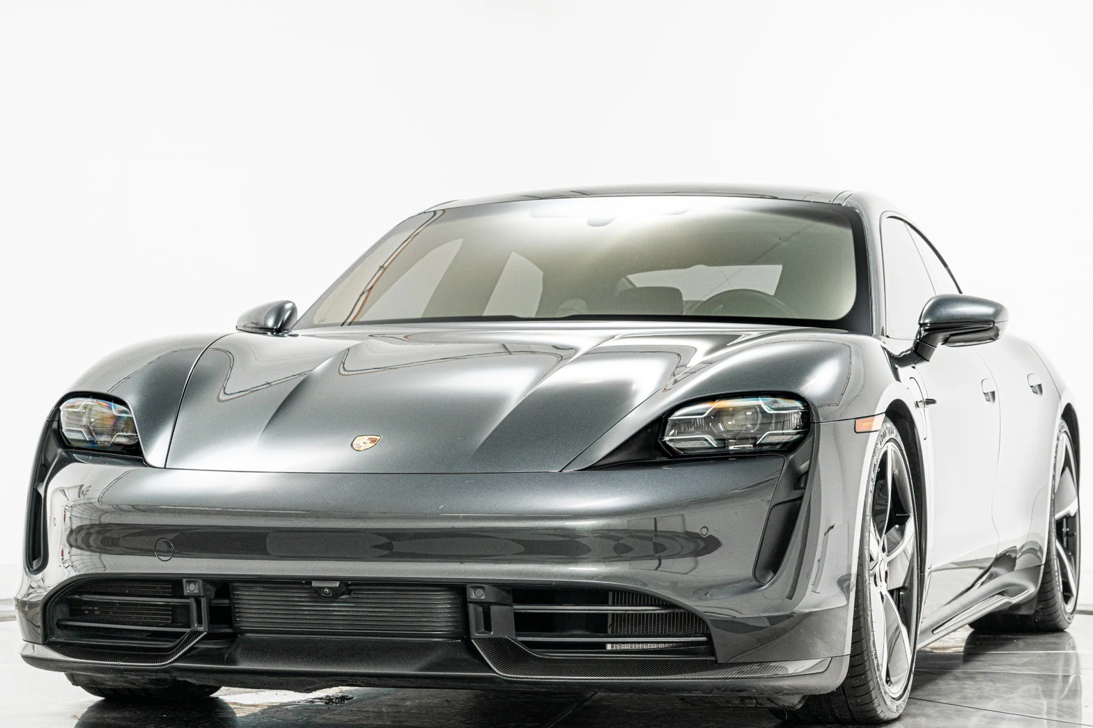 2021 Porsche Taycan Turbo S (Original Version), 2/4
