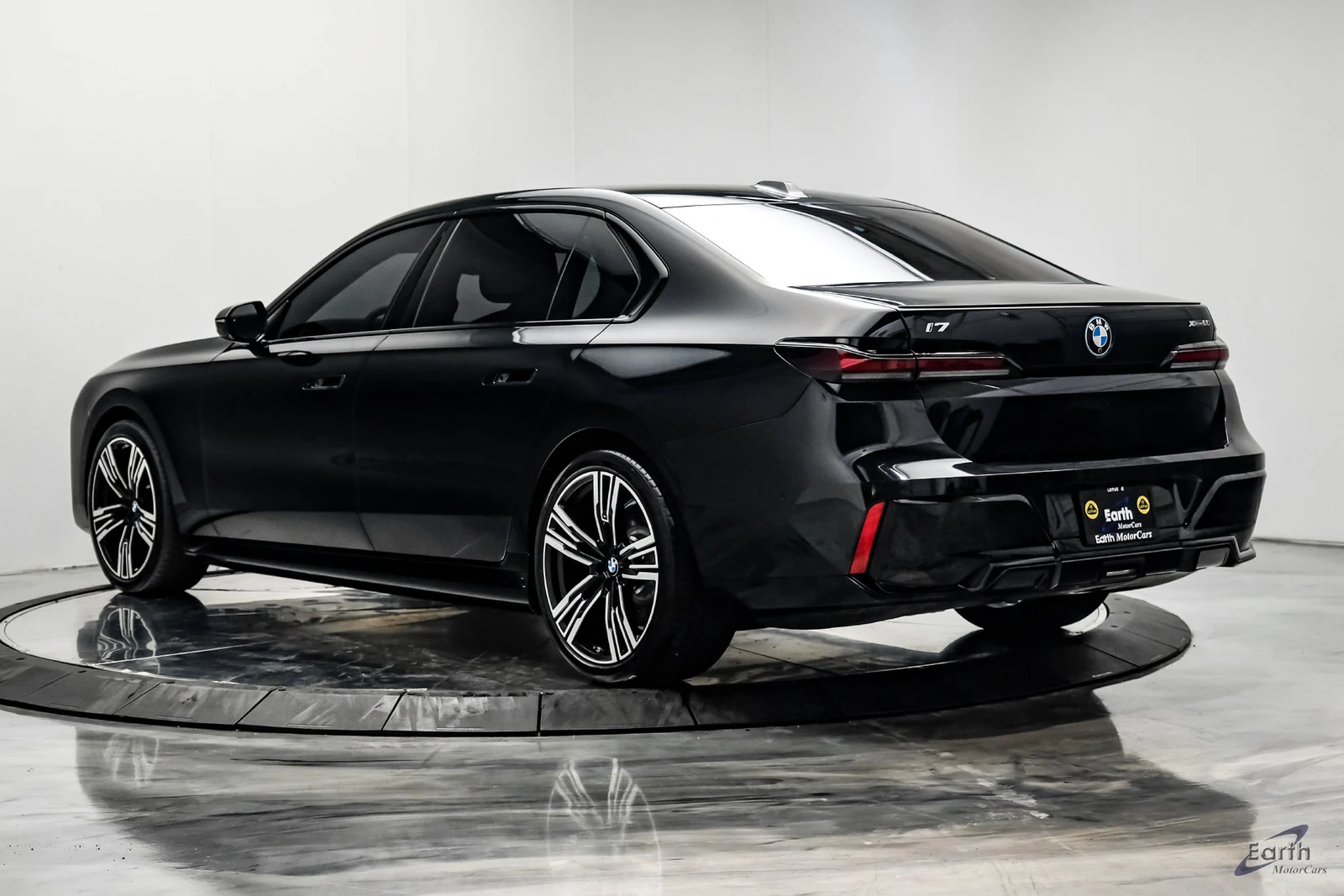 2025 BMW i7 xDrive60, 8/28