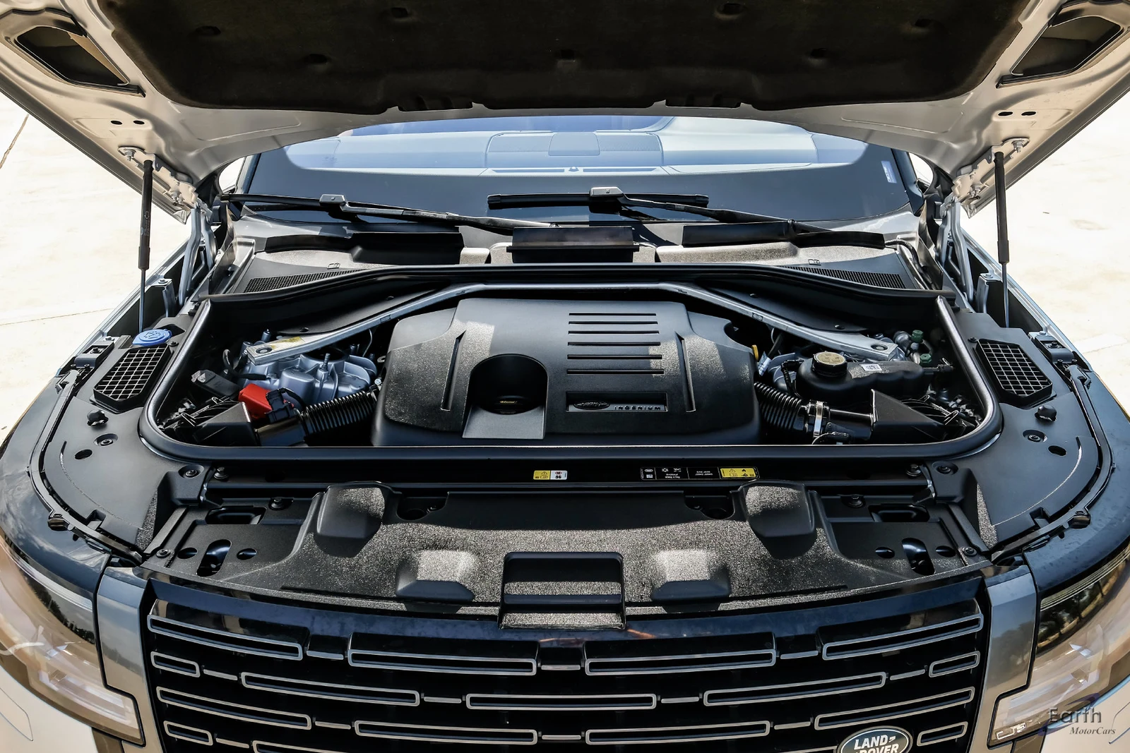 2023 Land Rover Range Rover SE (L460), 3/28