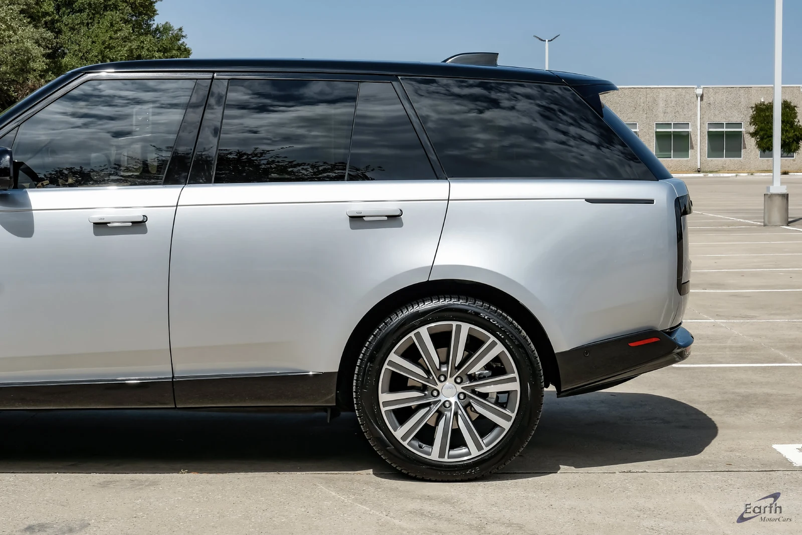 2023 Land Rover Range Rover SE (L460), 8/28