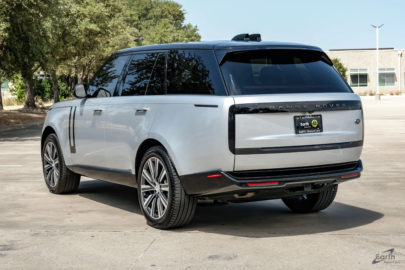 2023 Land Rover Range Rover SE (L460), 10/28