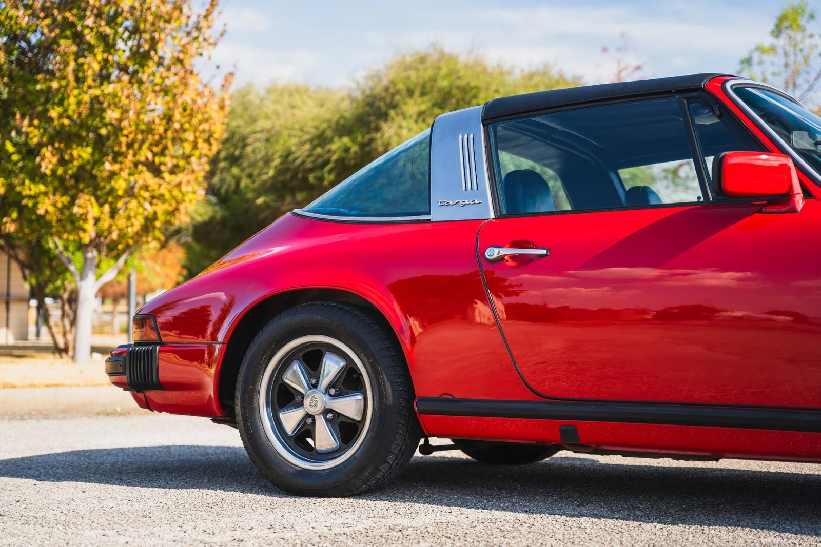1976 Porsche 911 S Targa (G-Series), 22/30