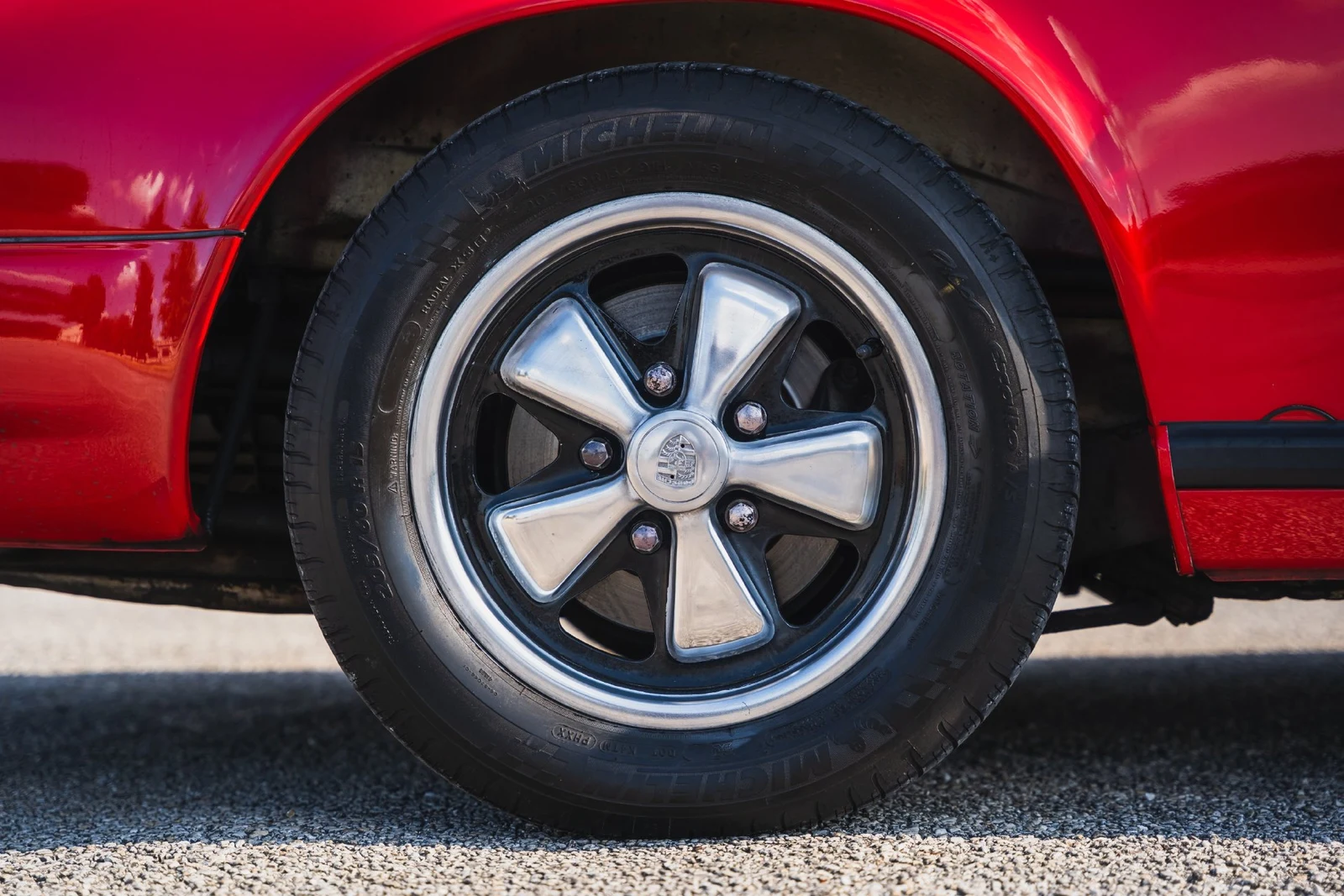 1976 Porsche 911 S Targa (G-Series), 24/30