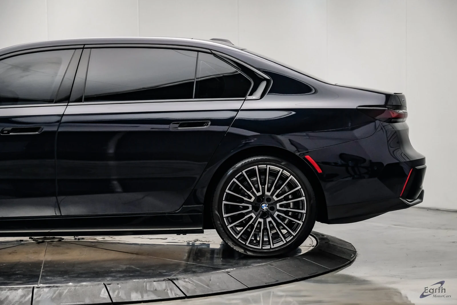 2025 BMW i7 xDrive60, 7/28