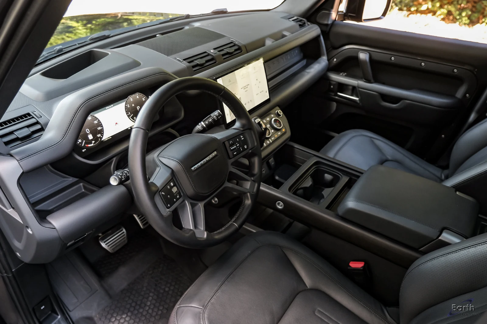 2024 Land Rover Defender 110 X (L663), 3/29