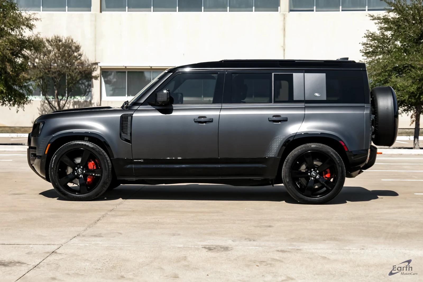 2024 Land Rover Defender 110 X (L663), 5/29