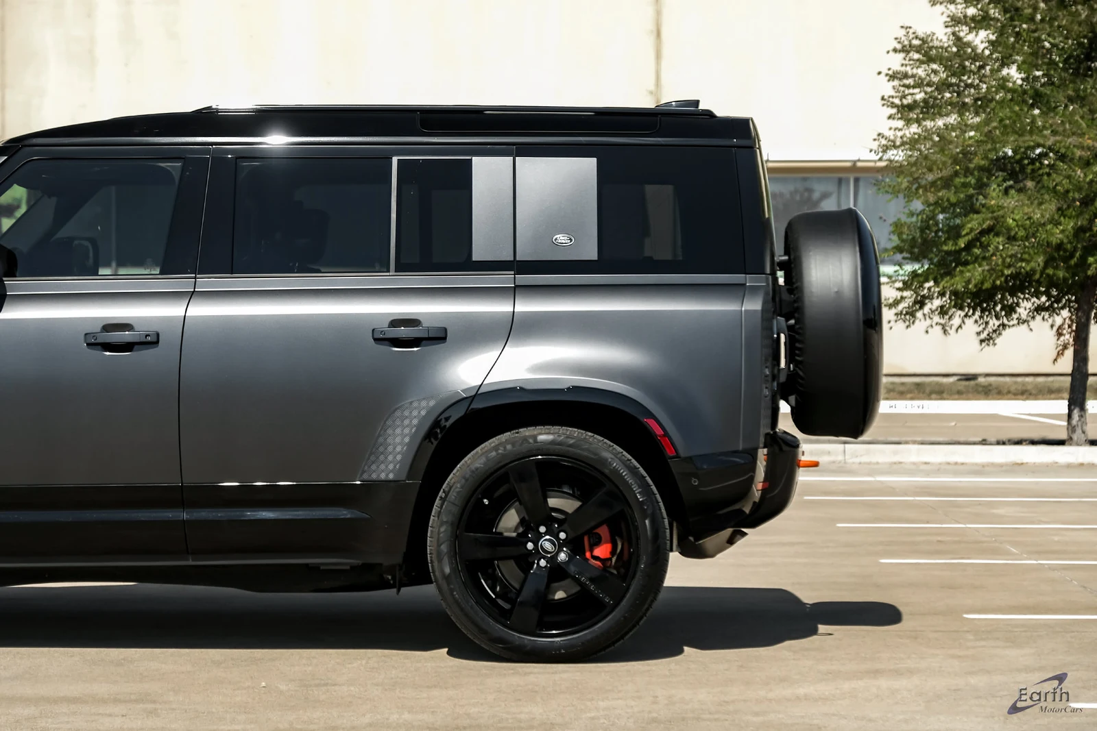 2024 Land Rover Defender 110 X (L663), 7/29