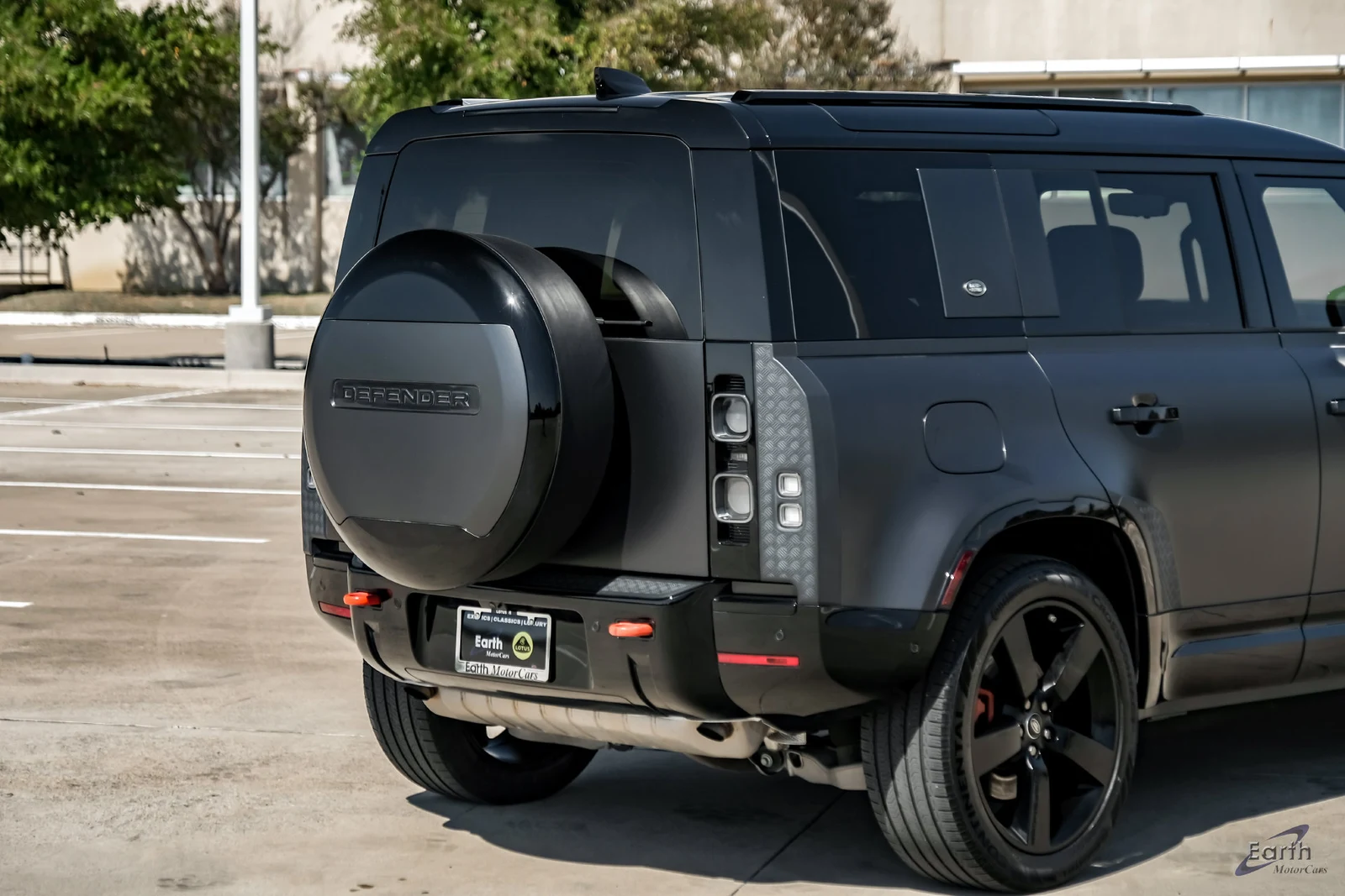 2024 Land Rover Defender 110 X (L663), 16/29