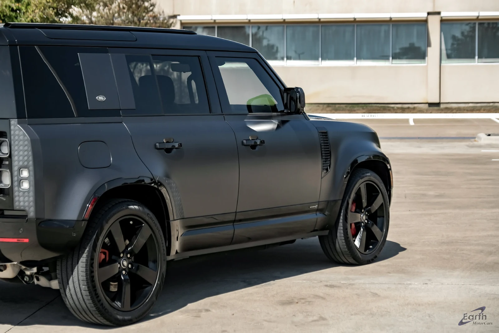 2024 Land Rover Defender 110 X (L663), 17/29