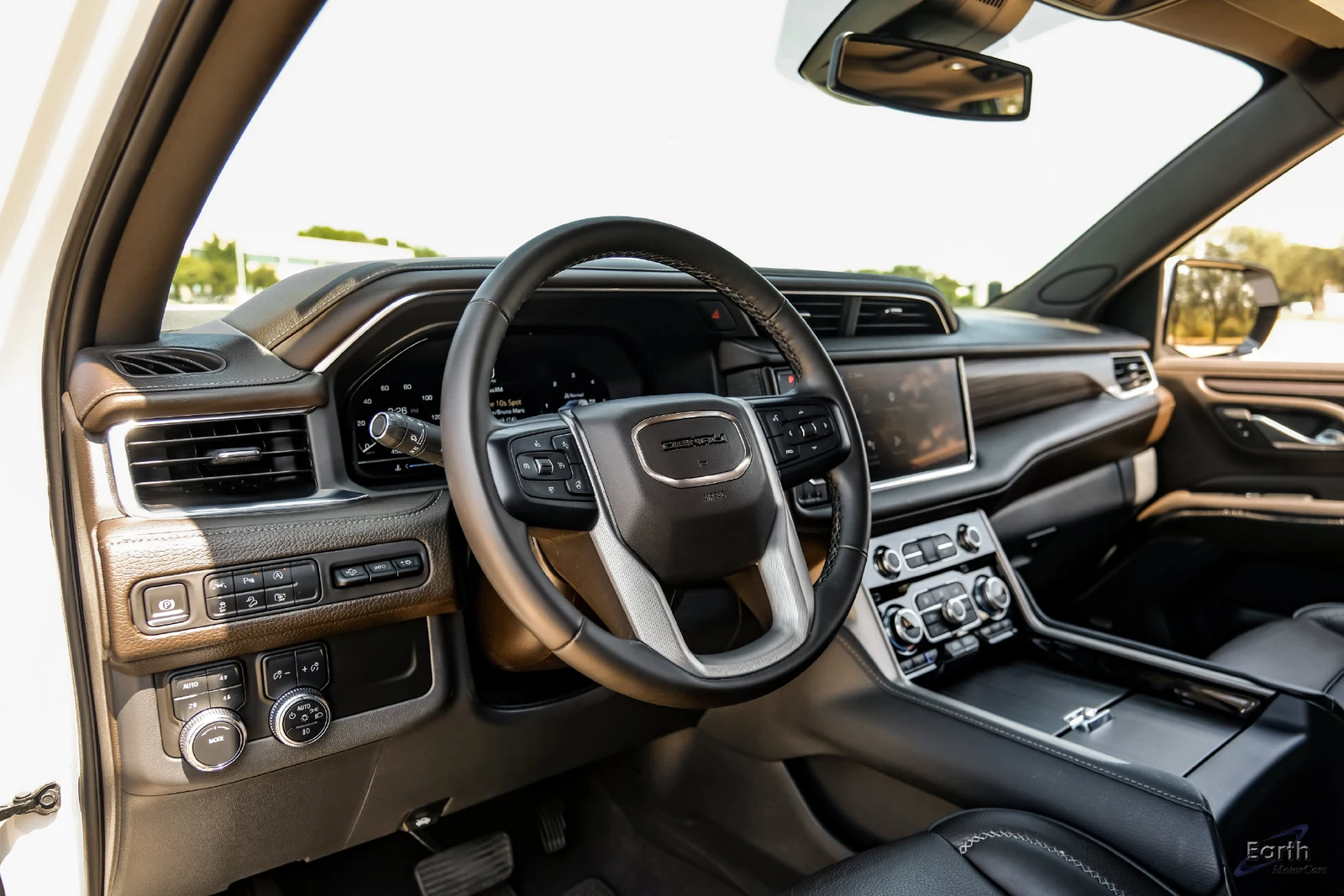 2024 GMC Yukon XL Denali, 2/28