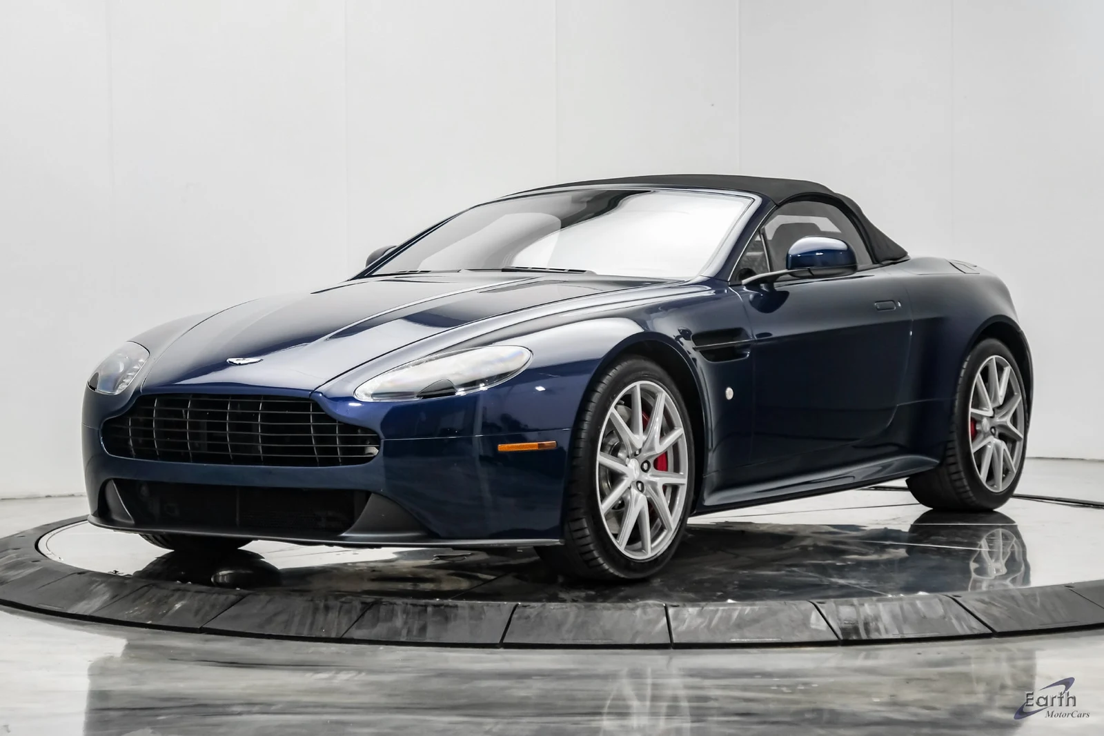 2015 Aston Martin V8 Vantage Roadster, 4/28