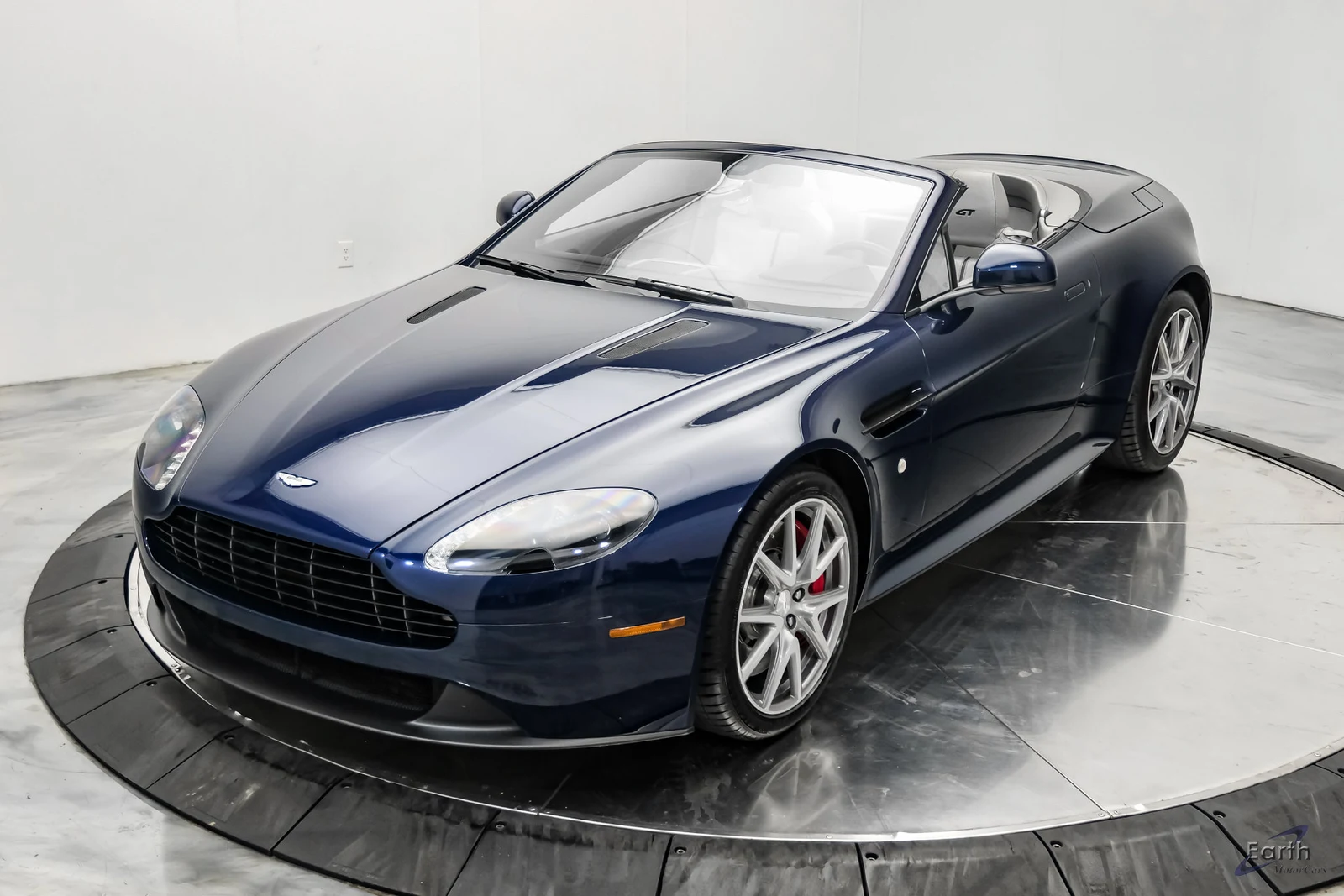 2015 Aston Martin V8 Vantage Roadster, 6/28