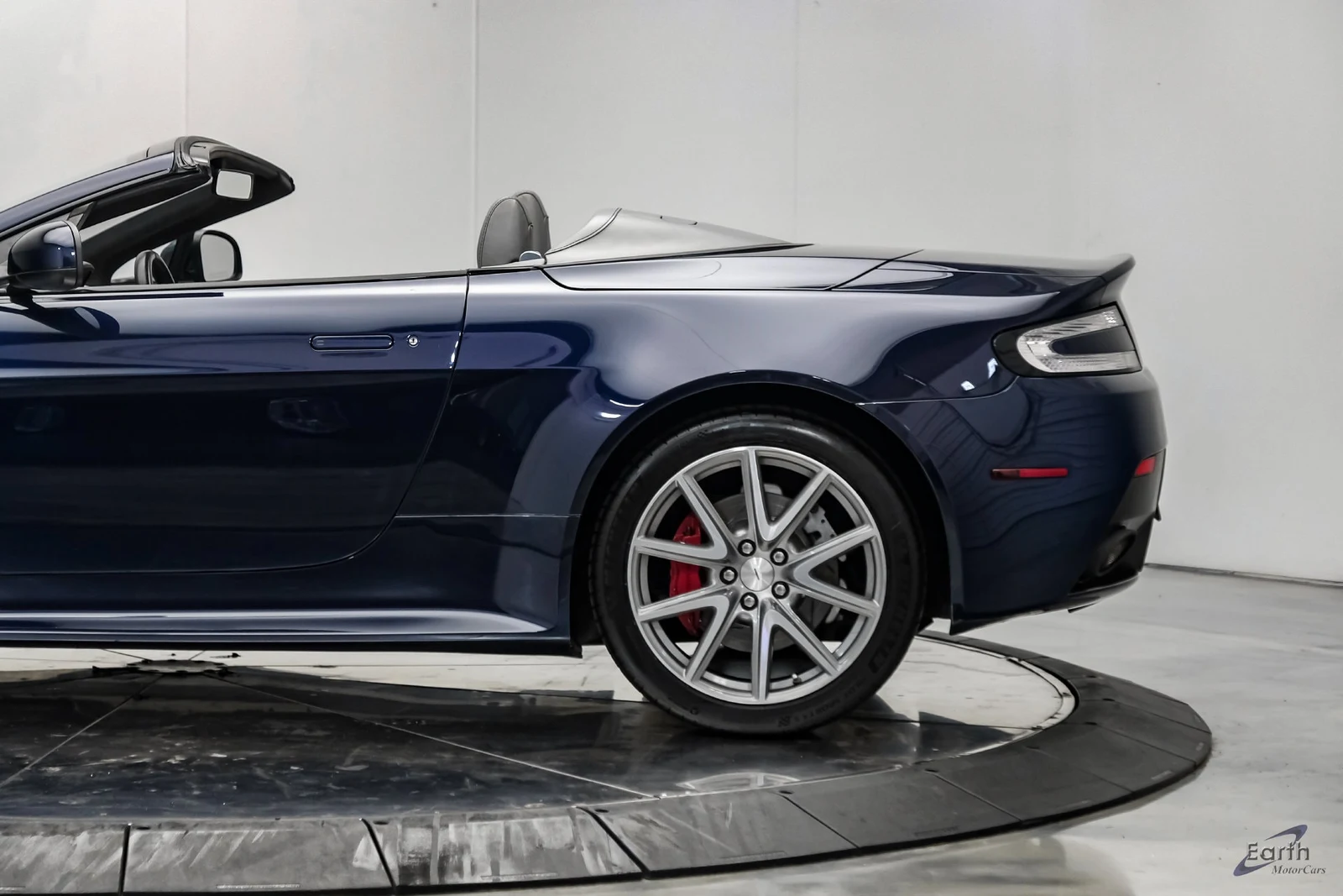 2015 Aston Martin V8 Vantage Roadster, 10/28