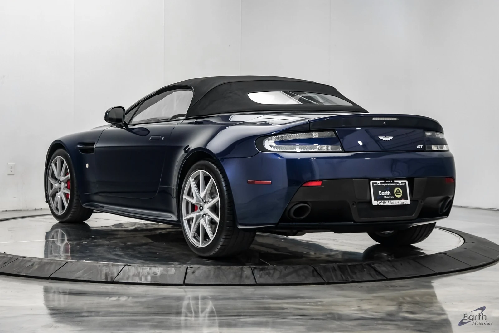2015 Aston Martin V8 Vantage Roadster, 12/28