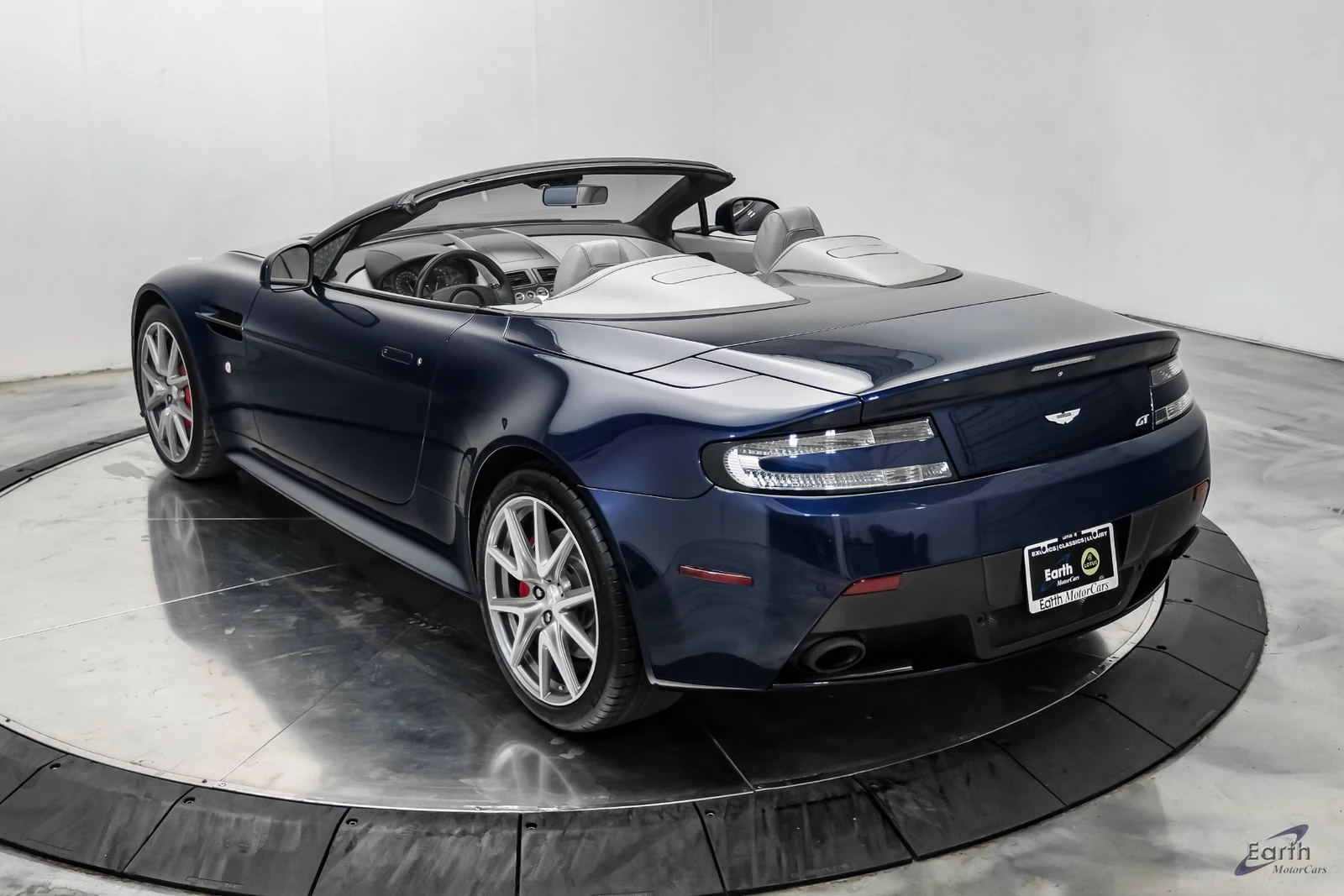 2015 Aston Martin V8 Vantage Roadster, 13/28