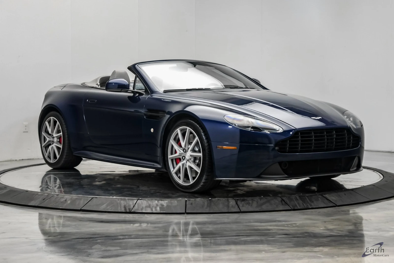2015 Aston Martin V8 Vantage Roadster, 28/28