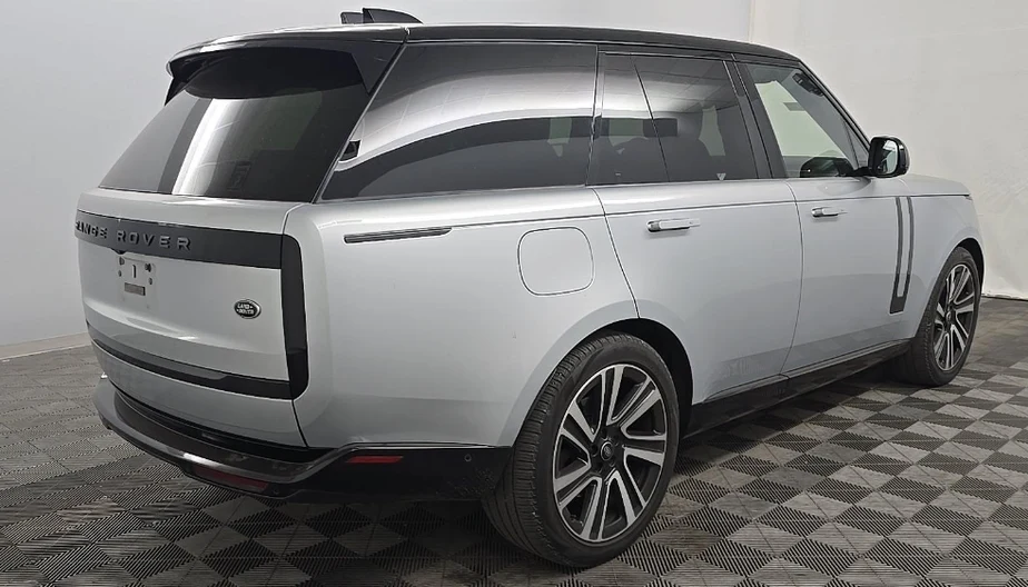 2023 Land Rover Range Rover SE (L460), 3/7