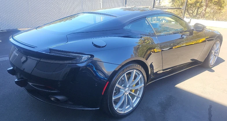 2021 Aston Martin DB11 AMR, 2/6
