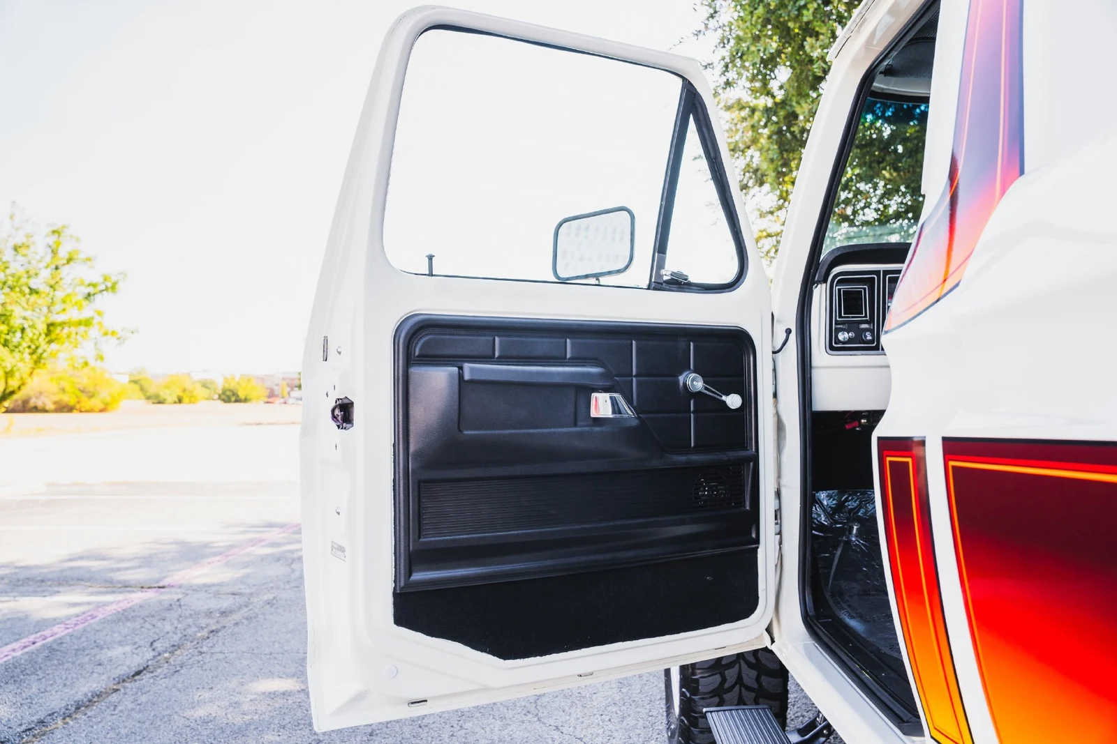 1974 Ford F-250 Highboy Coyote Restomod, 28/30