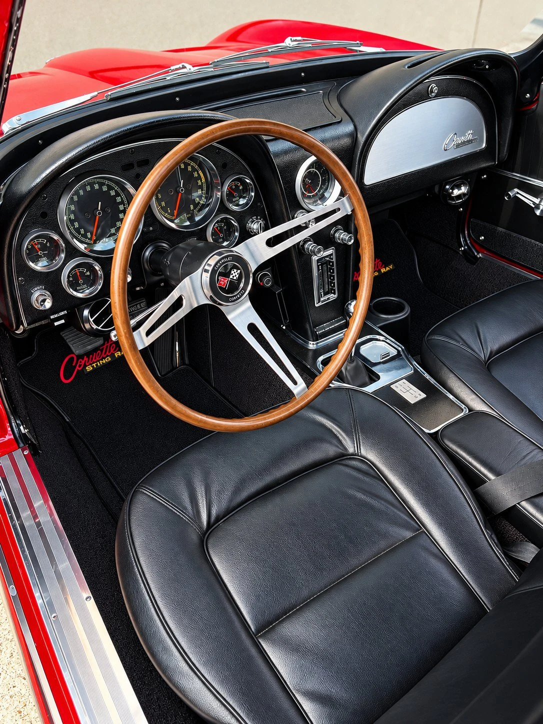 1964 Chevrolet Corvette Sting Ray Coupe (C2), 3/7