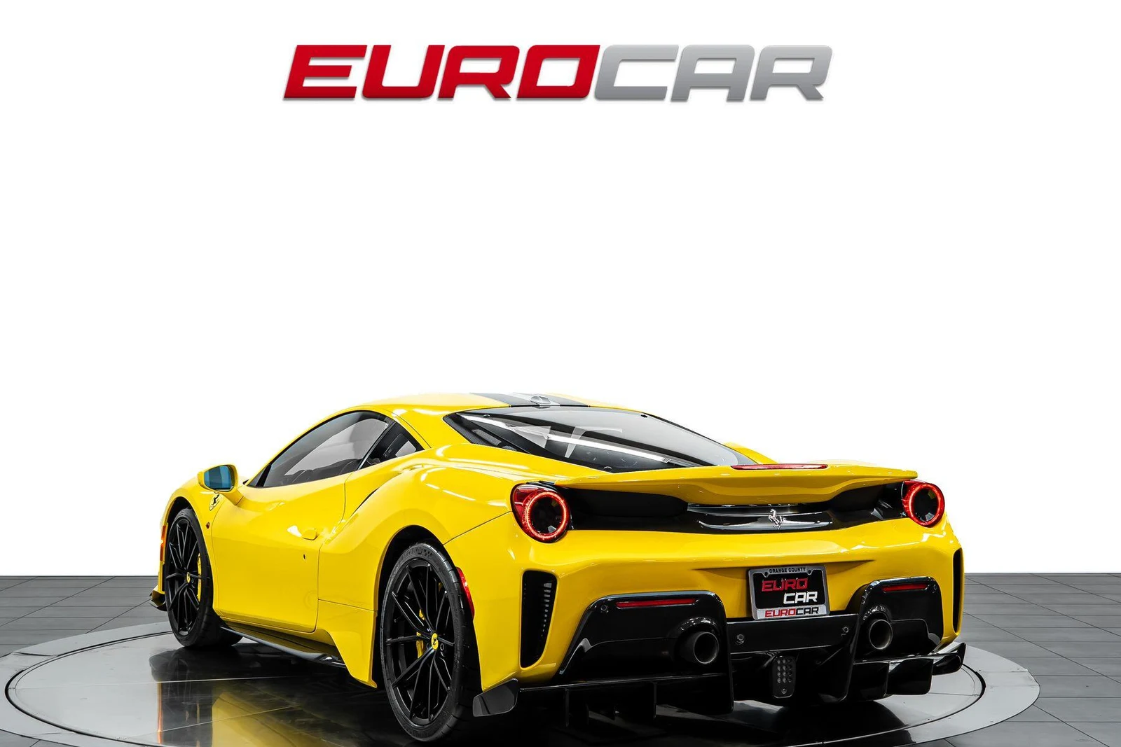 2020 Ferrari 488 Pista, 3/20