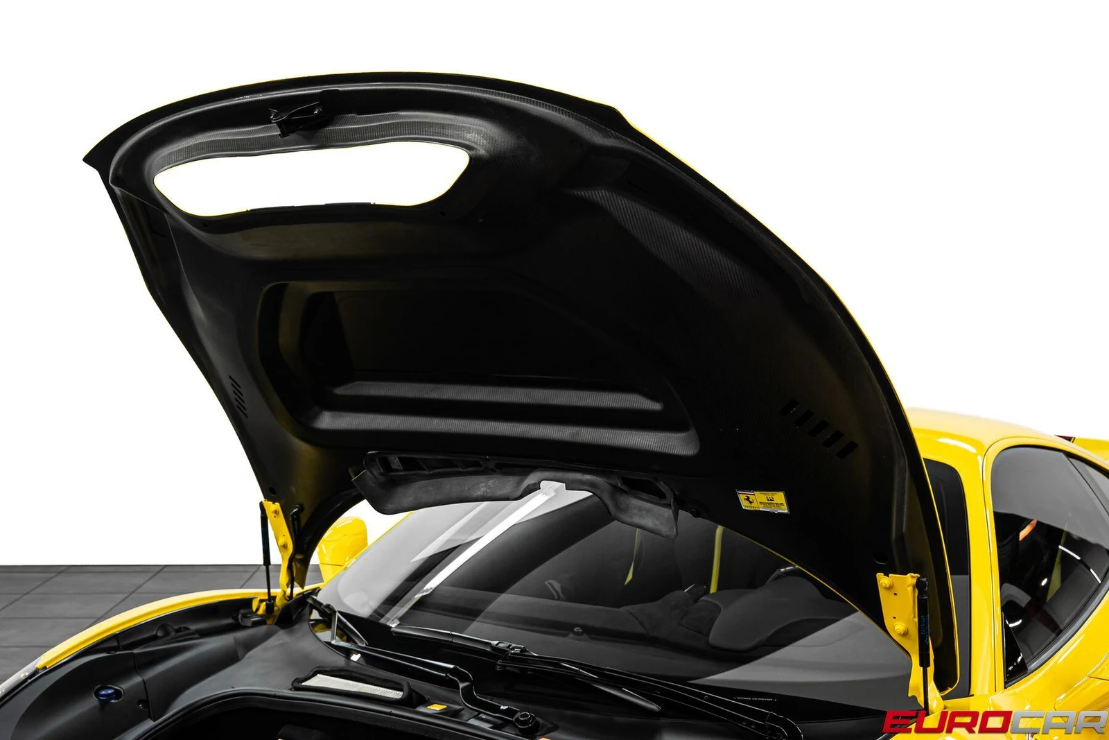 2020 Ferrari 488 Pista, 10/20