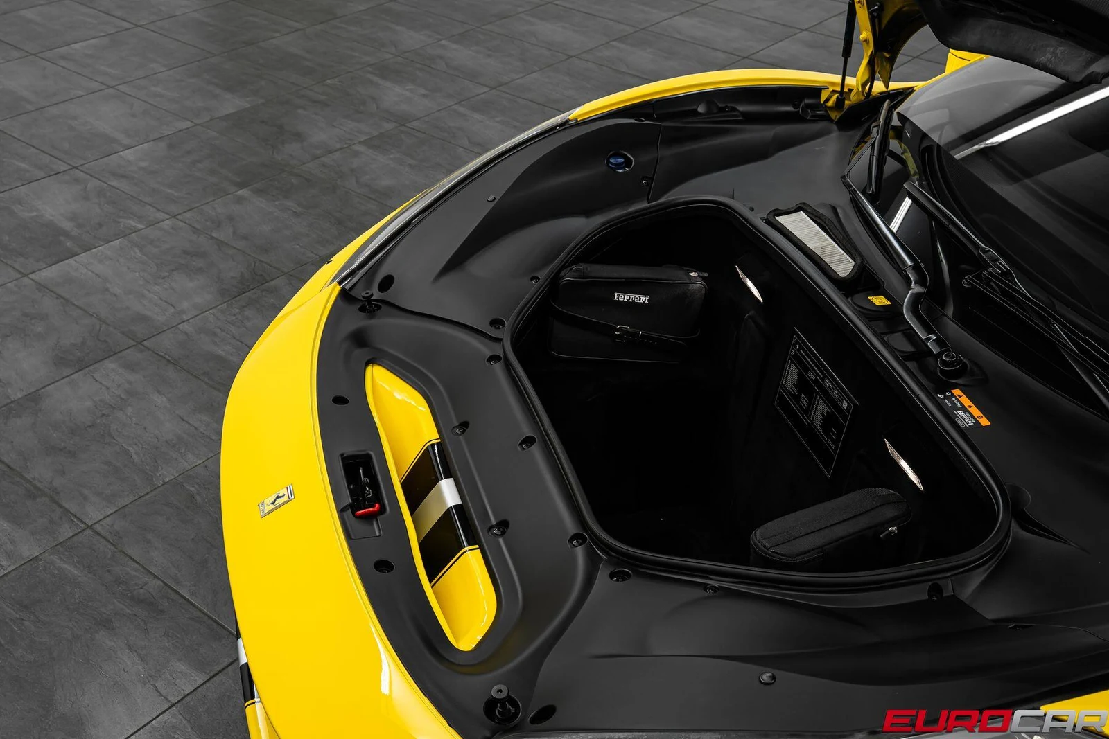 2020 Ferrari 488 Pista, 11/20