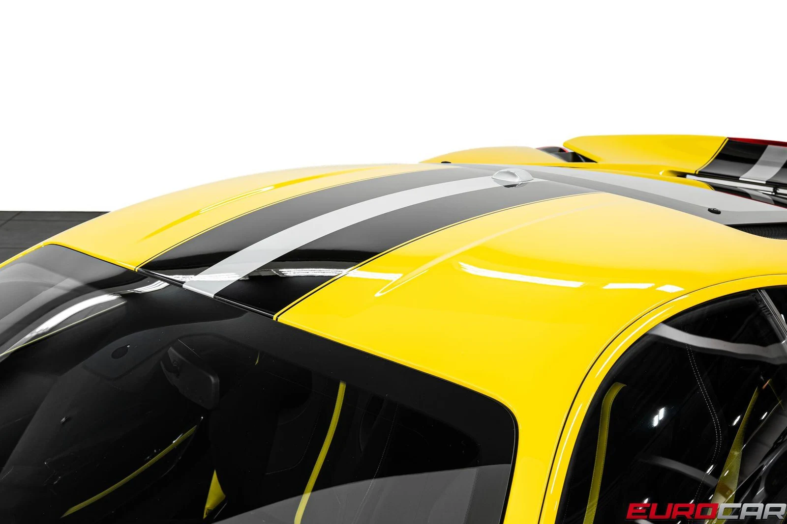 2020 Ferrari 488 Pista, 19/20