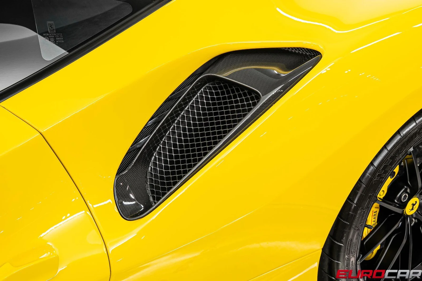 2020 Ferrari 488 Pista, 20/20