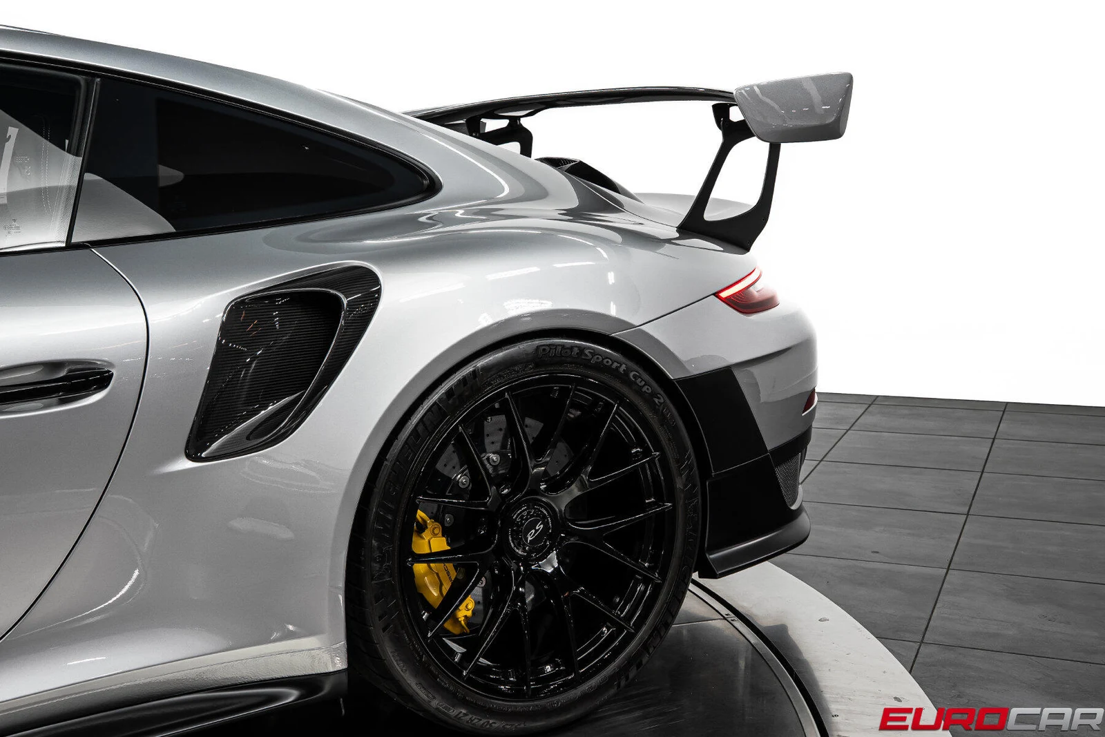 2018 Porsche 911 (991.2) GT2 RS Weissach, 19/20