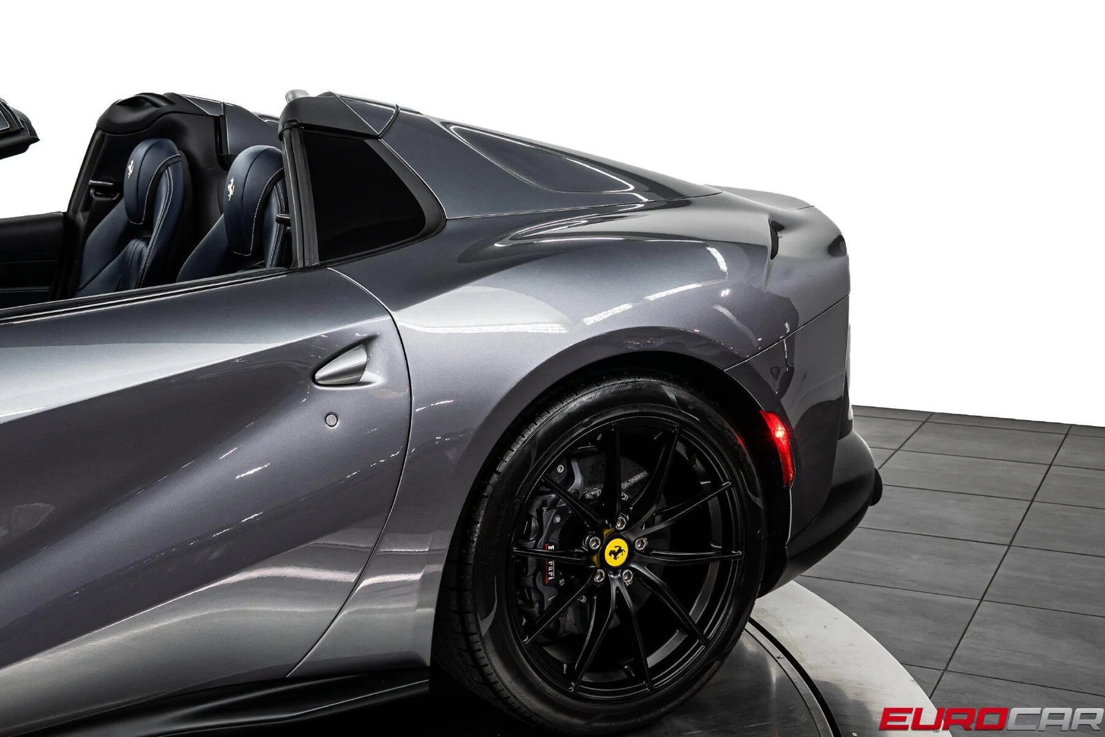 2022 Ferrari 812 GTS, 17/20