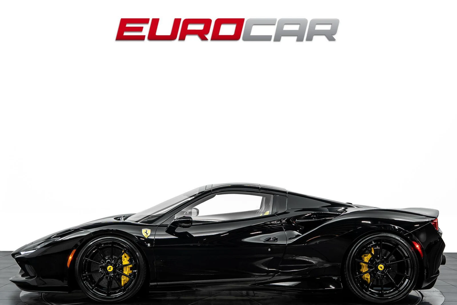 2022 Ferrari F8 Spider, 3/20