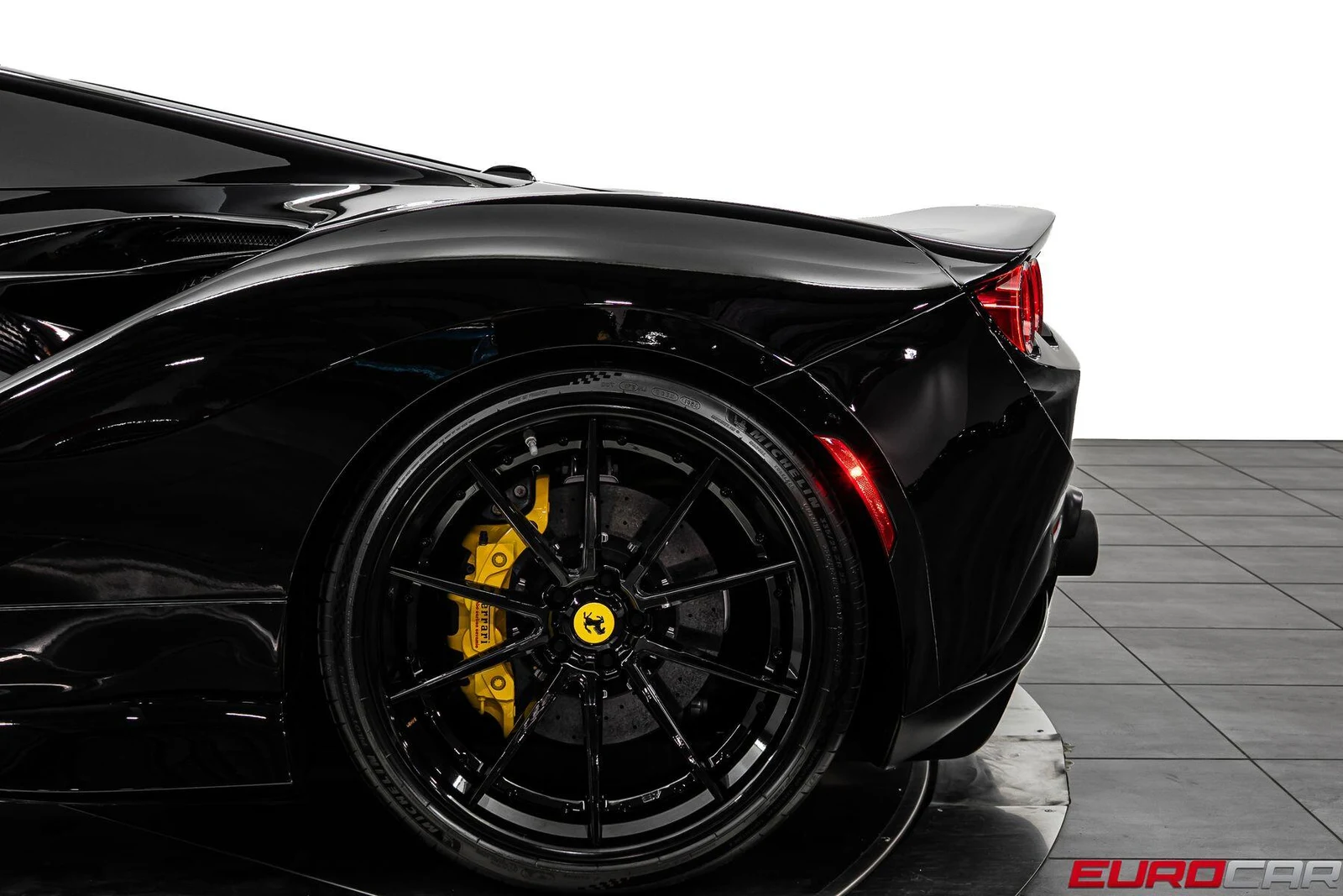 2022 Ferrari F8 Spider, 19/20
