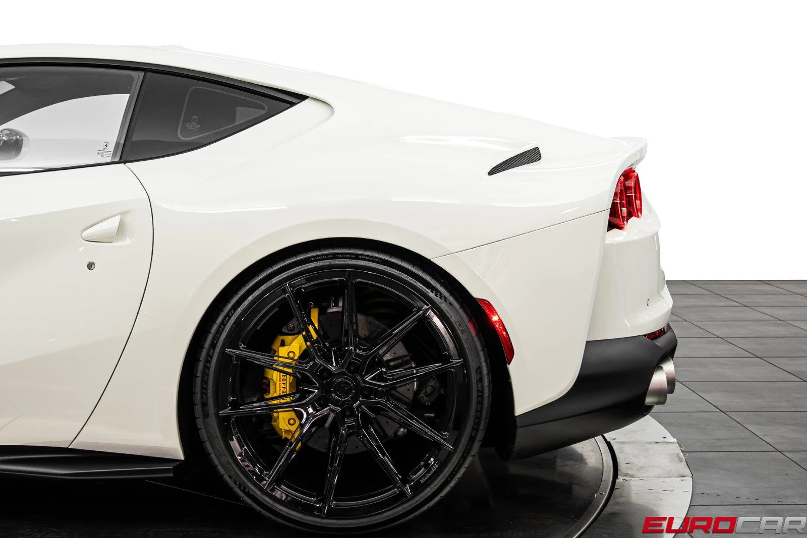 2020 Ferrari 812 Superfast, 16/20