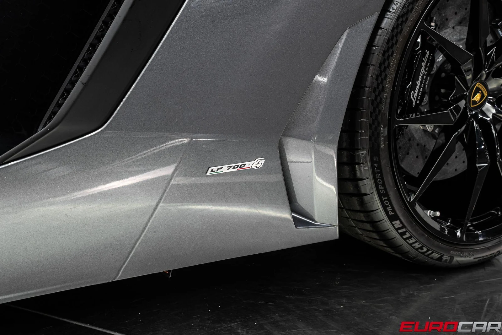 2014 Lamborghini Aventador LP 700-4 Roadster, 19/20