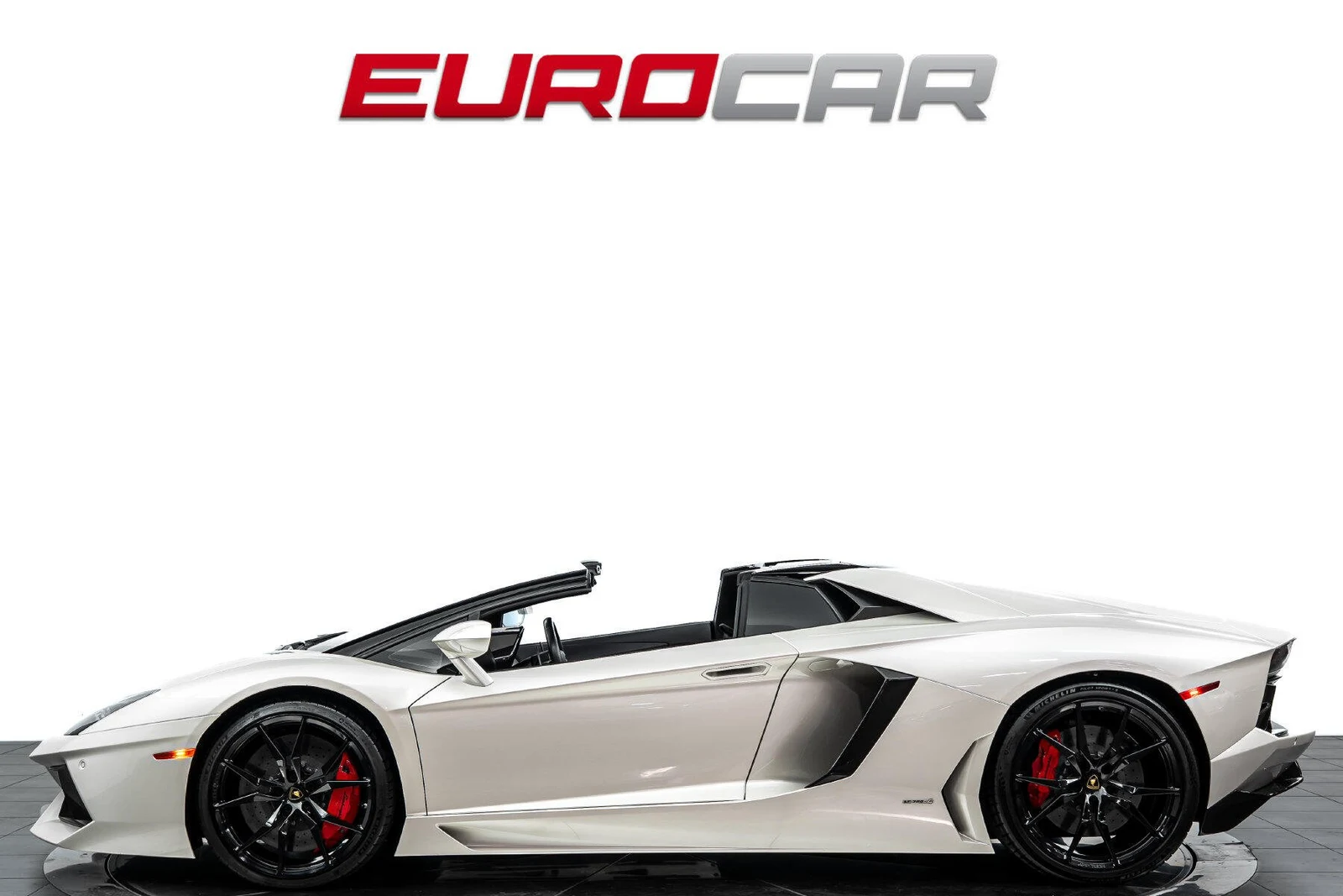 2015 Lamborghini Aventador LP 700-4 Roadster, 2/20