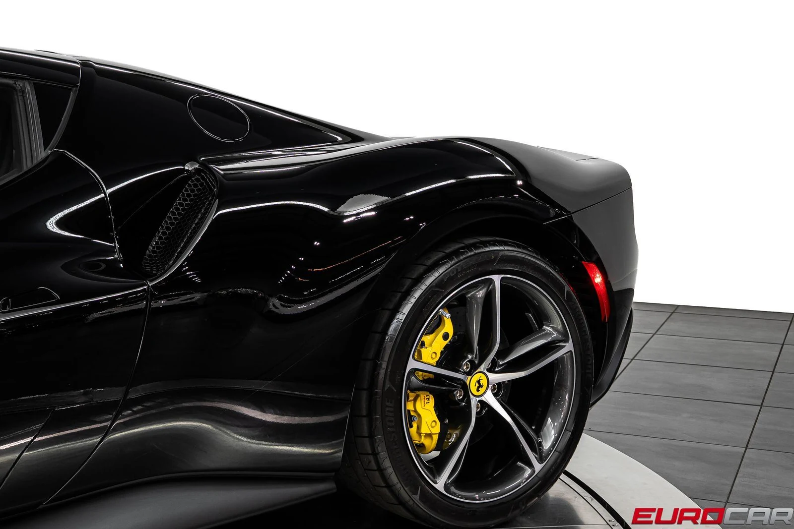 2023 Ferrari 296 GTB, 17/20
