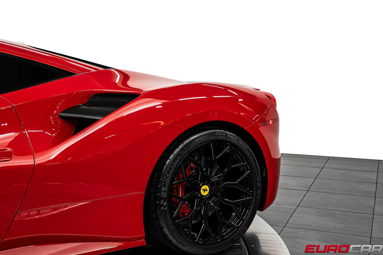 2017 Ferrari 488 GTB, 17/20