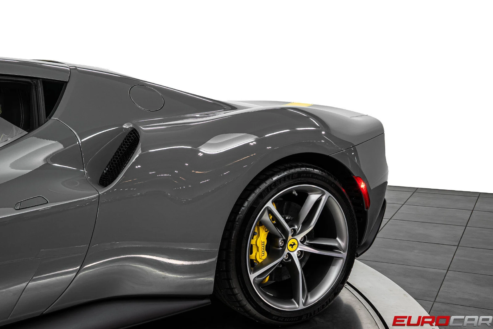 2023 Ferrari 296 GTB, 18/20