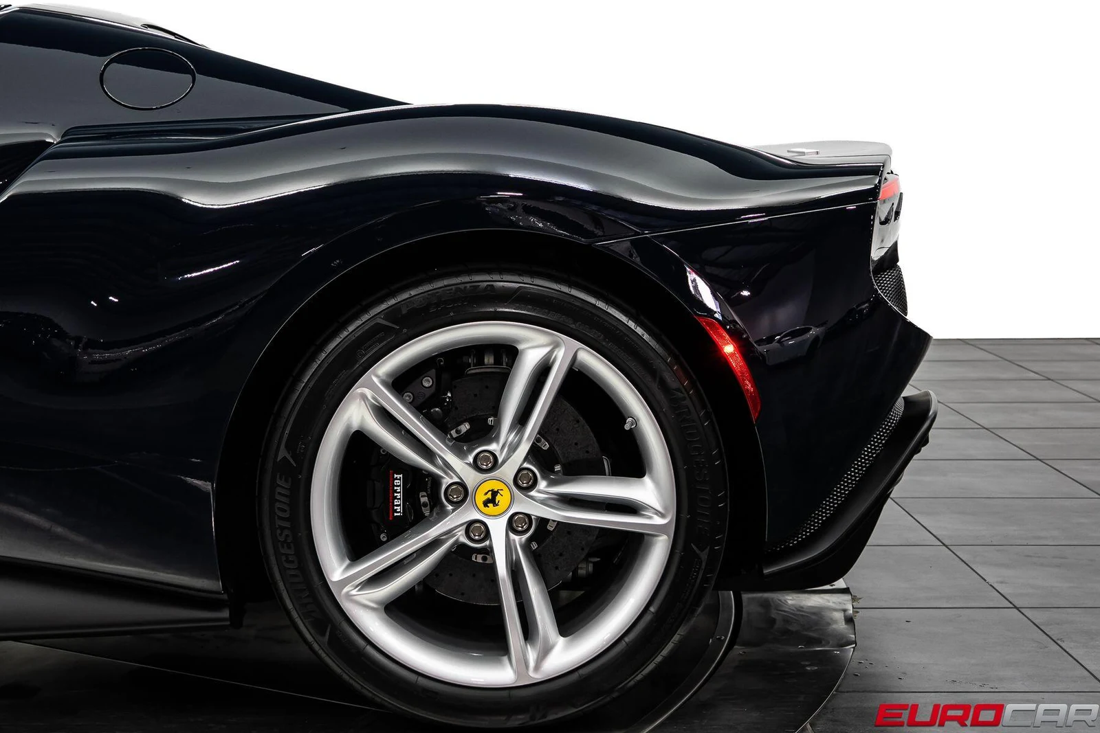 2023 Ferrari 296 GTB, 17/20