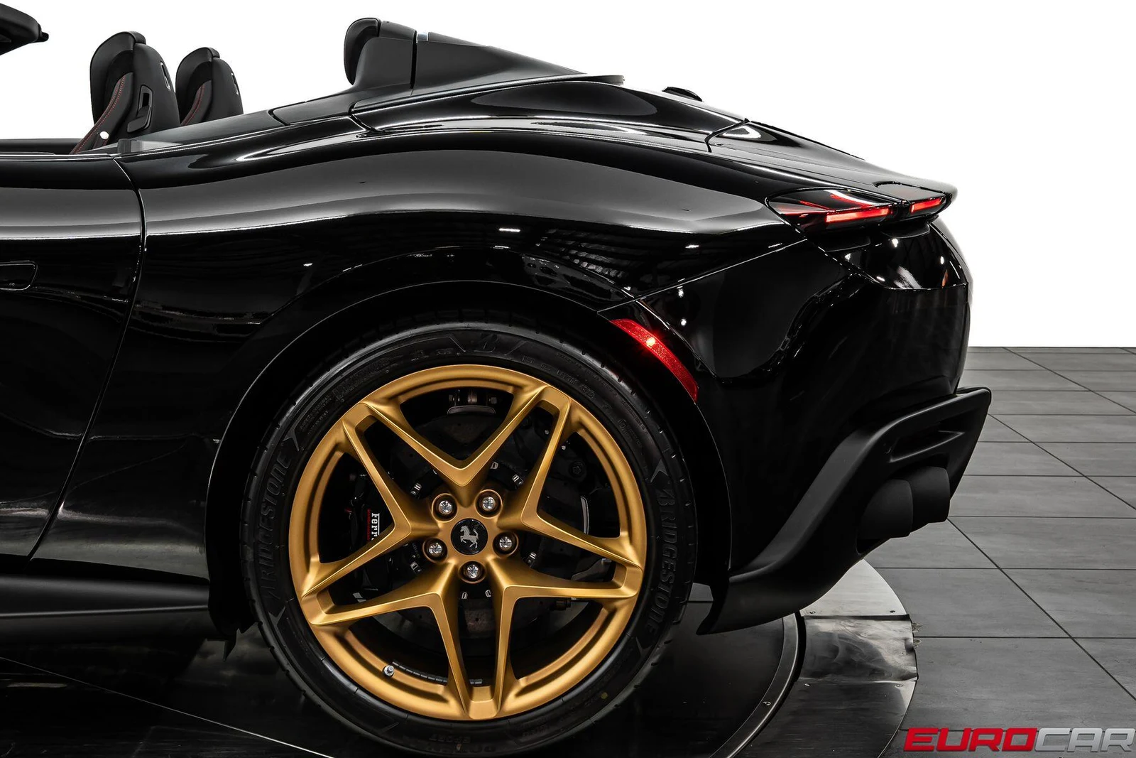 2026 Ferrari Roma Spider, 18/20