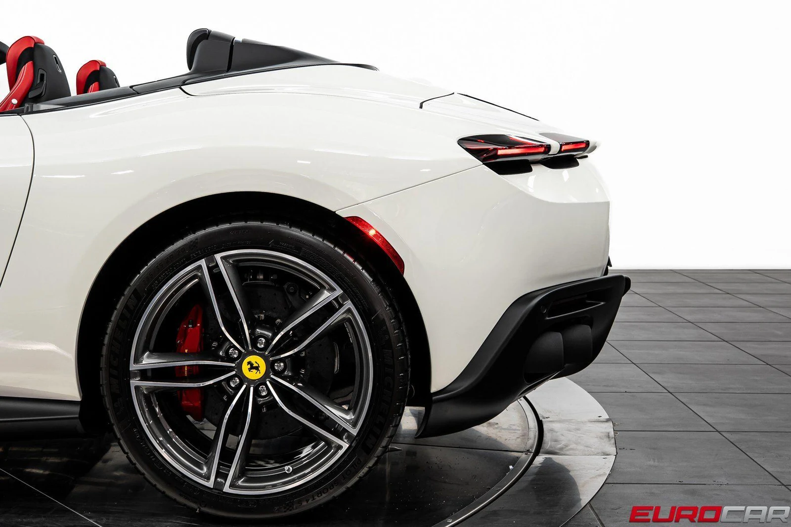 2025 Ferrari Roma Spider, 17/20