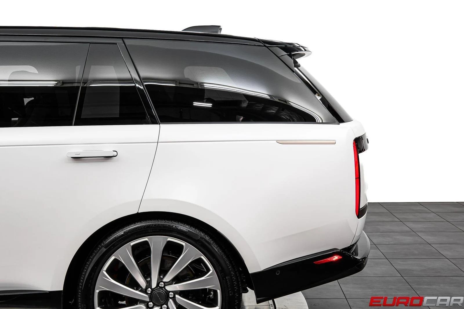 2026 Land Rover Range Rover SV (L460), 15/20