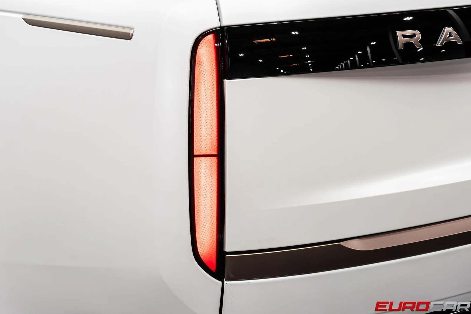 2026 Land Rover Range Rover SV (L460), 18/20